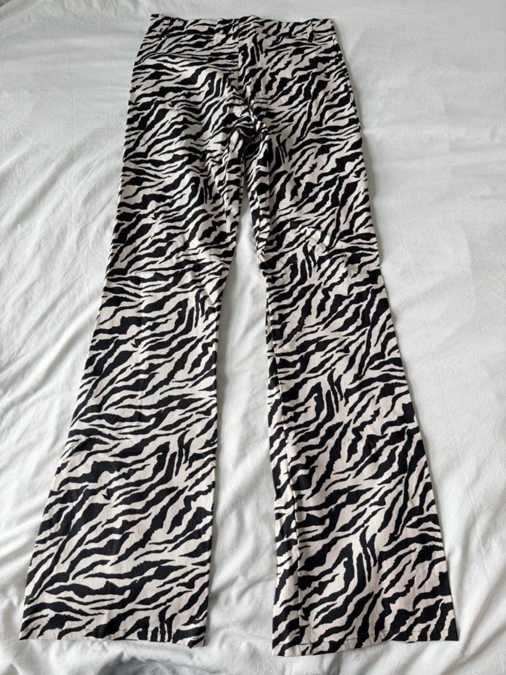 NWOT Motel Rocks Zebra-Print Wide Leg Pants in Black & Cream - Picture 2 of 4